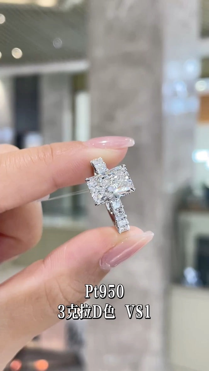 3CT Radiant Cut Diamond Engagement Ring | Pt950 Platinum D Color VS1 Clarity | Three Stone Baguette Side Stone Ring for Wedding & Proposal 3克拉雷迪恩切工钻戒 Pt950铂金D色VS1净度 三石款梯方副钻求婚订婚戒指