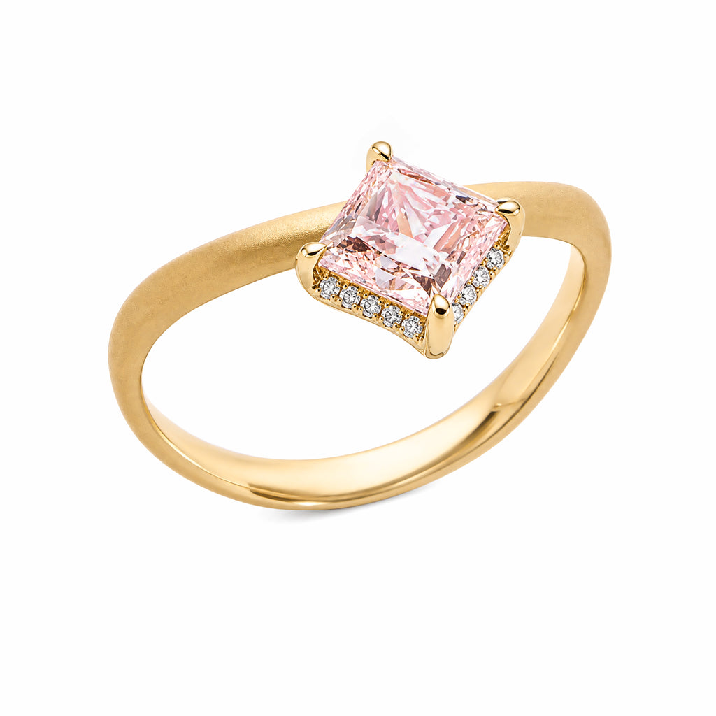 18K Yellow Gold Princess‑Cut Pink Lab‑Grown Diamond Ring, Textured Curved Band With Hidden Pave Halo