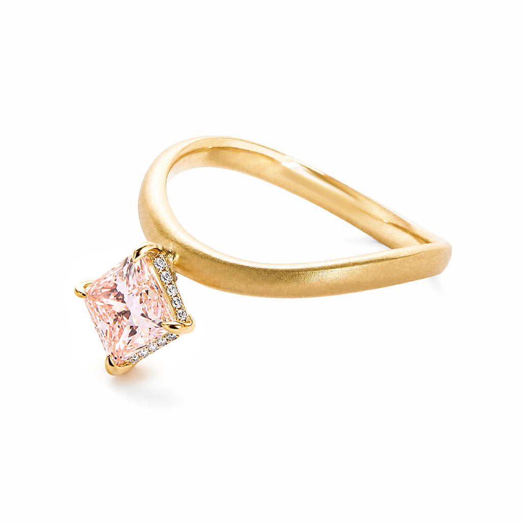 18K Yellow Gold Princess‑Cut Pink Lab‑Grown Diamond Ring, Textured Curved Band With Hidden Pave Halo