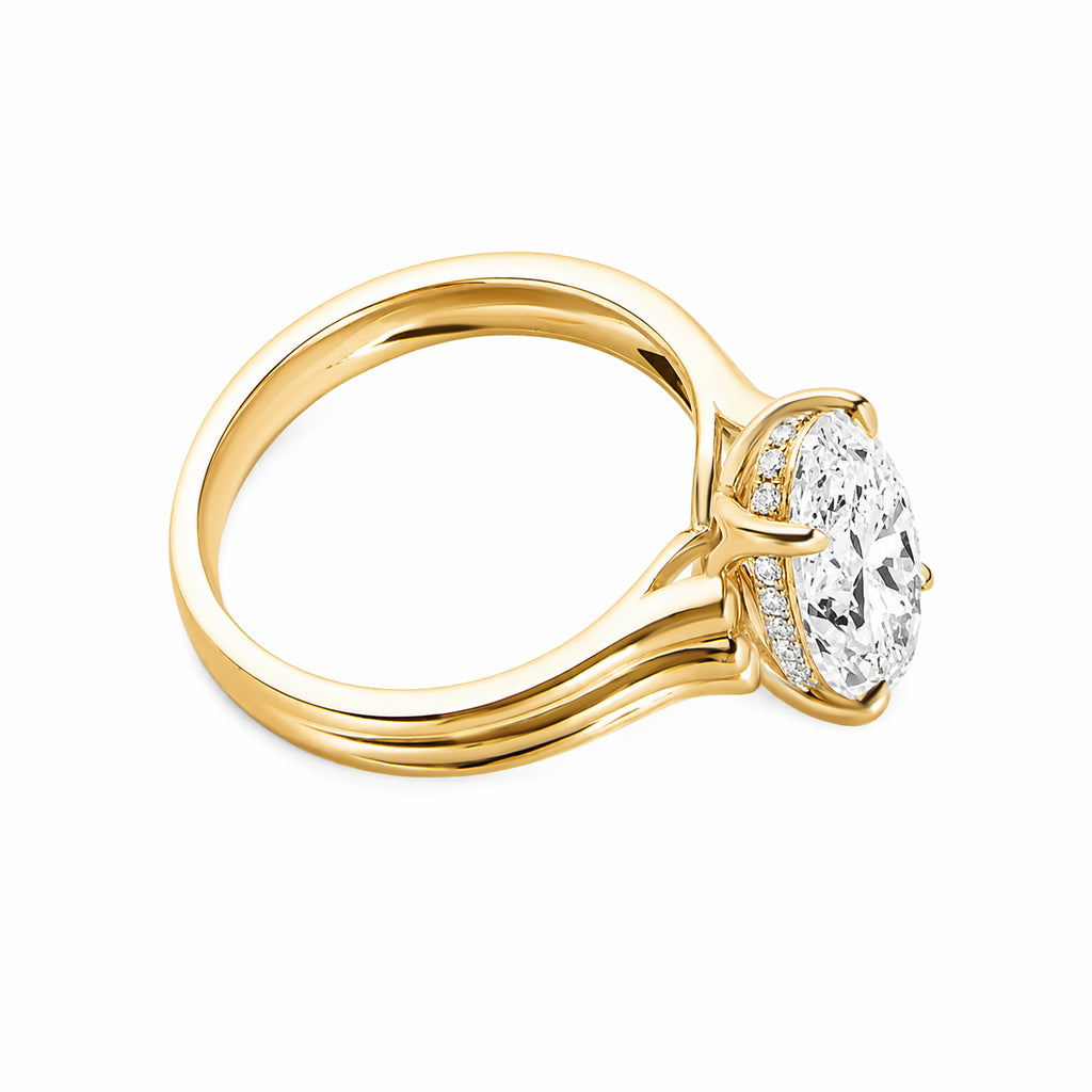 18K Yellow Gold Four‑Prong Oval‑Cut Lab‑Grown Diamond Engagement Ring, Triple‑Row Split Shank