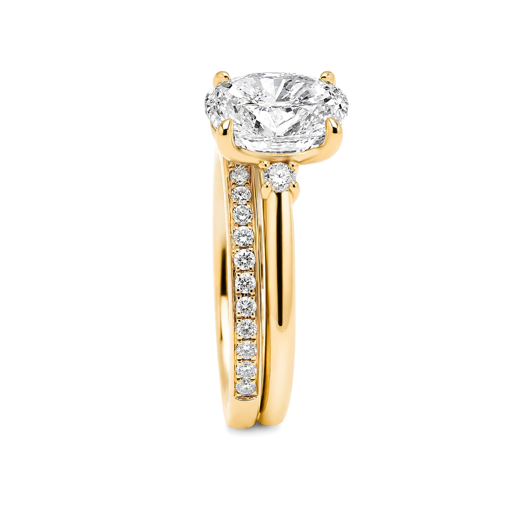 18K Yellow Gold Oval Three Stone Lab Grown Diamond Engagement Ring Matching Pave Wedding Band Bridal Ring Set