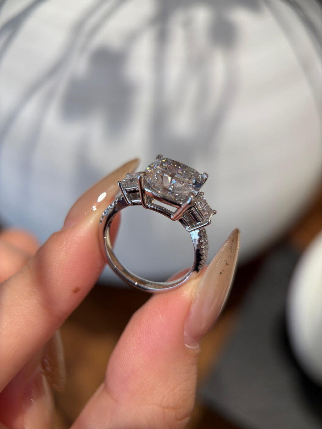 PT950 Lab-Grown Diamond Ring Main Stone D5.01ct Side Stones D0.962ct Total Weight 7.60g