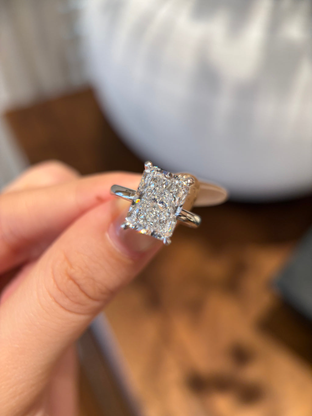 PT950 Lab-Grown Diamond Ring Main Stone D5.02ct Side Stones D0.17ct Total Weight 7.39g