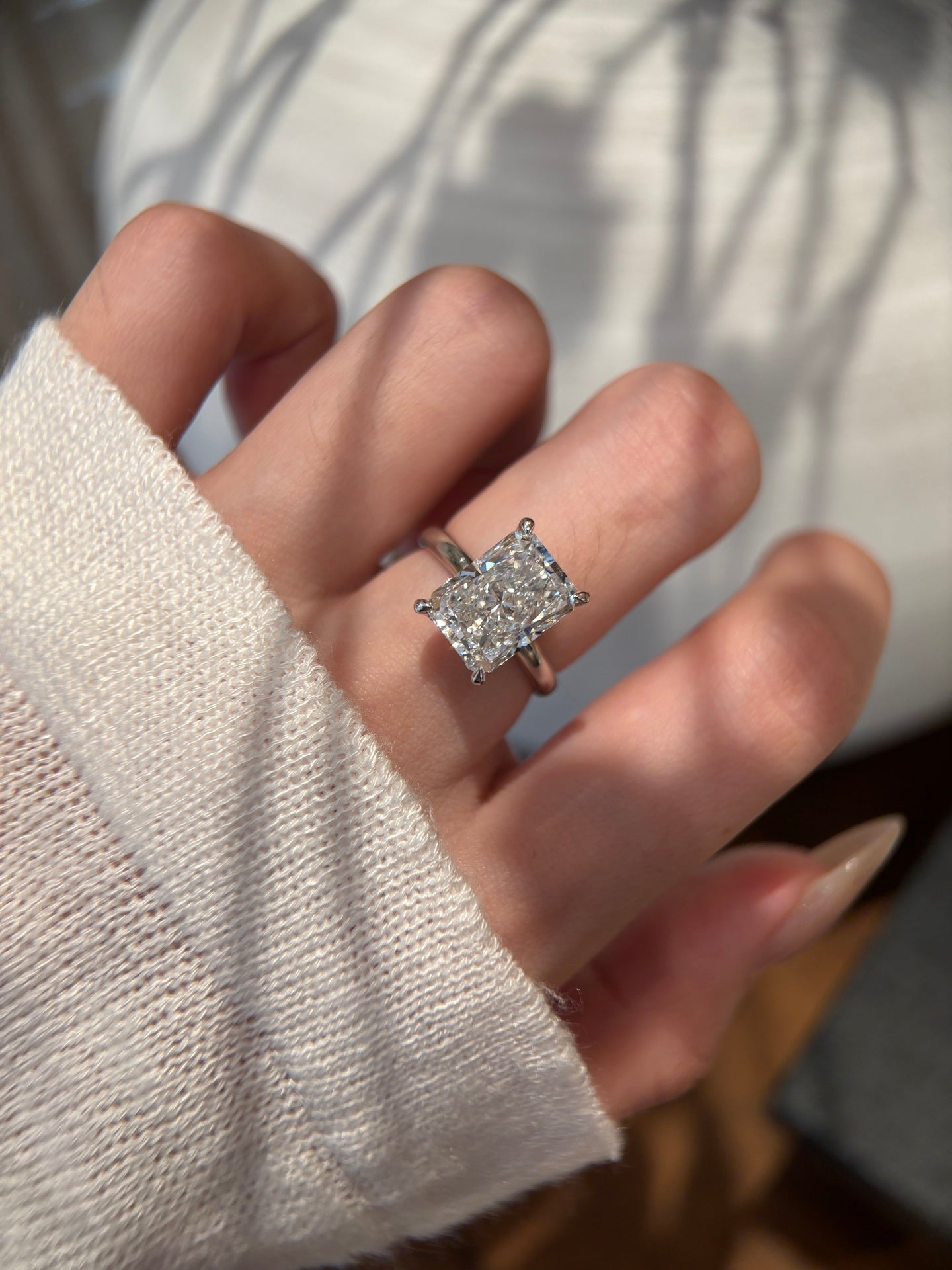 PT950 Lab-Grown Diamond Ring Main Stone D5.02ct Side Stones D0.17ct Total Weight 7.39g