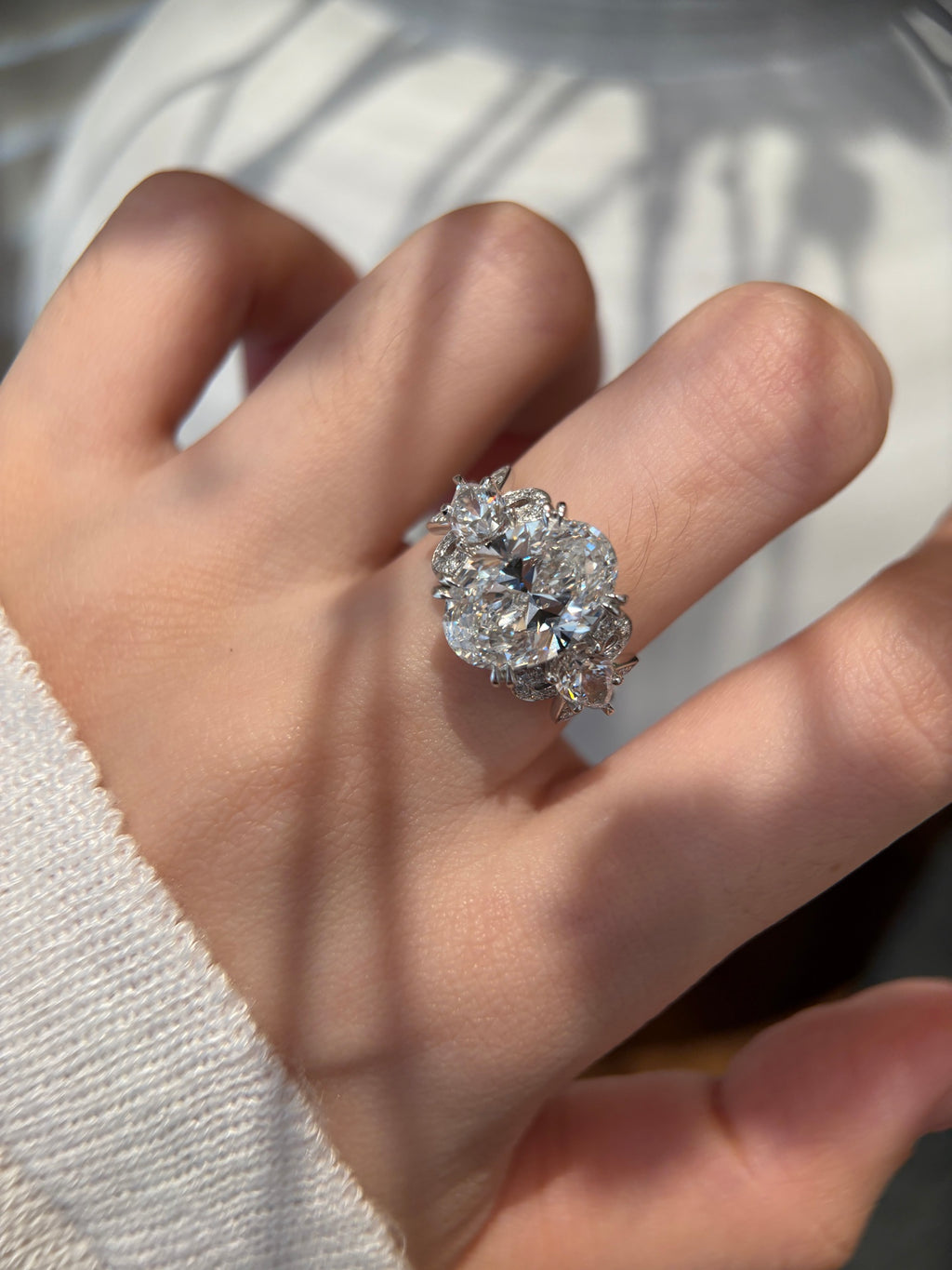 PT950 Lab-Grown Diamond Ring Main Stone D5ct Side Stones D1.165ct Total Weight 11.09g