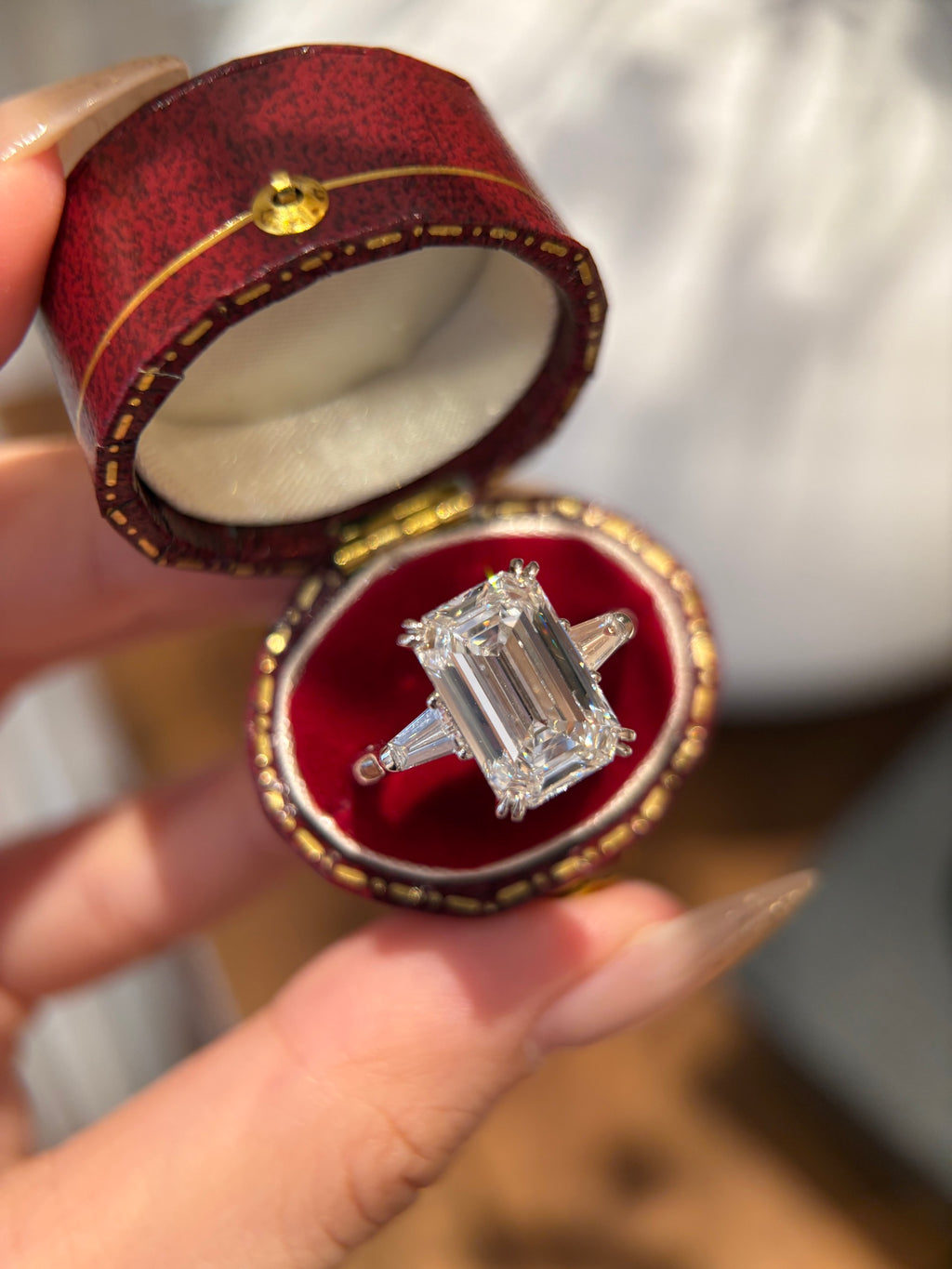 PT950 Lab-Grown Diamond Ring Main Stone D5.09ct Side Stones D0.354ct Total Weight 6.97g