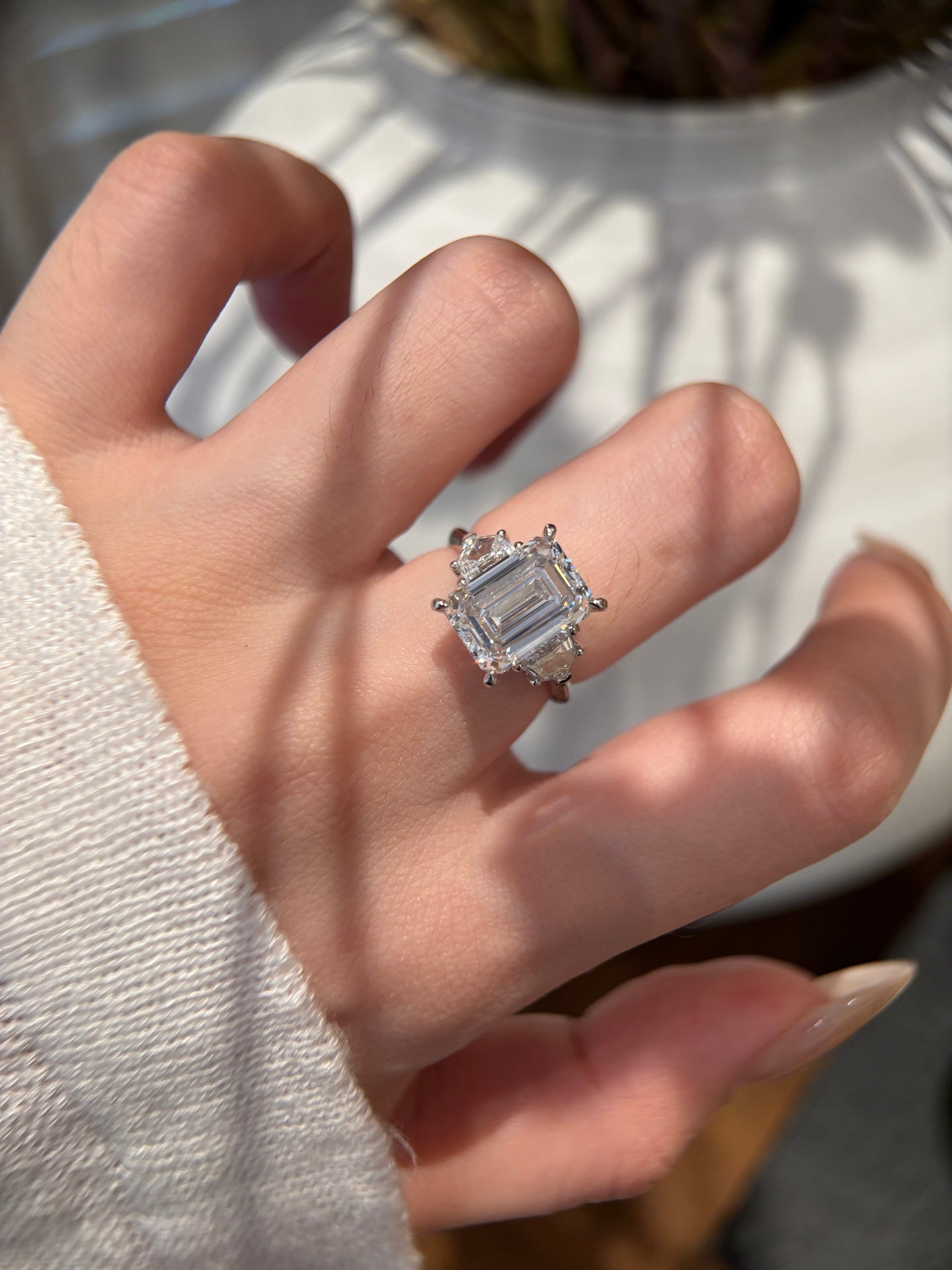 PT950 Lab-Grown Diamond Ring Main Stone D5.1ct Side Stones D0.783ct Total Weight 6.88g