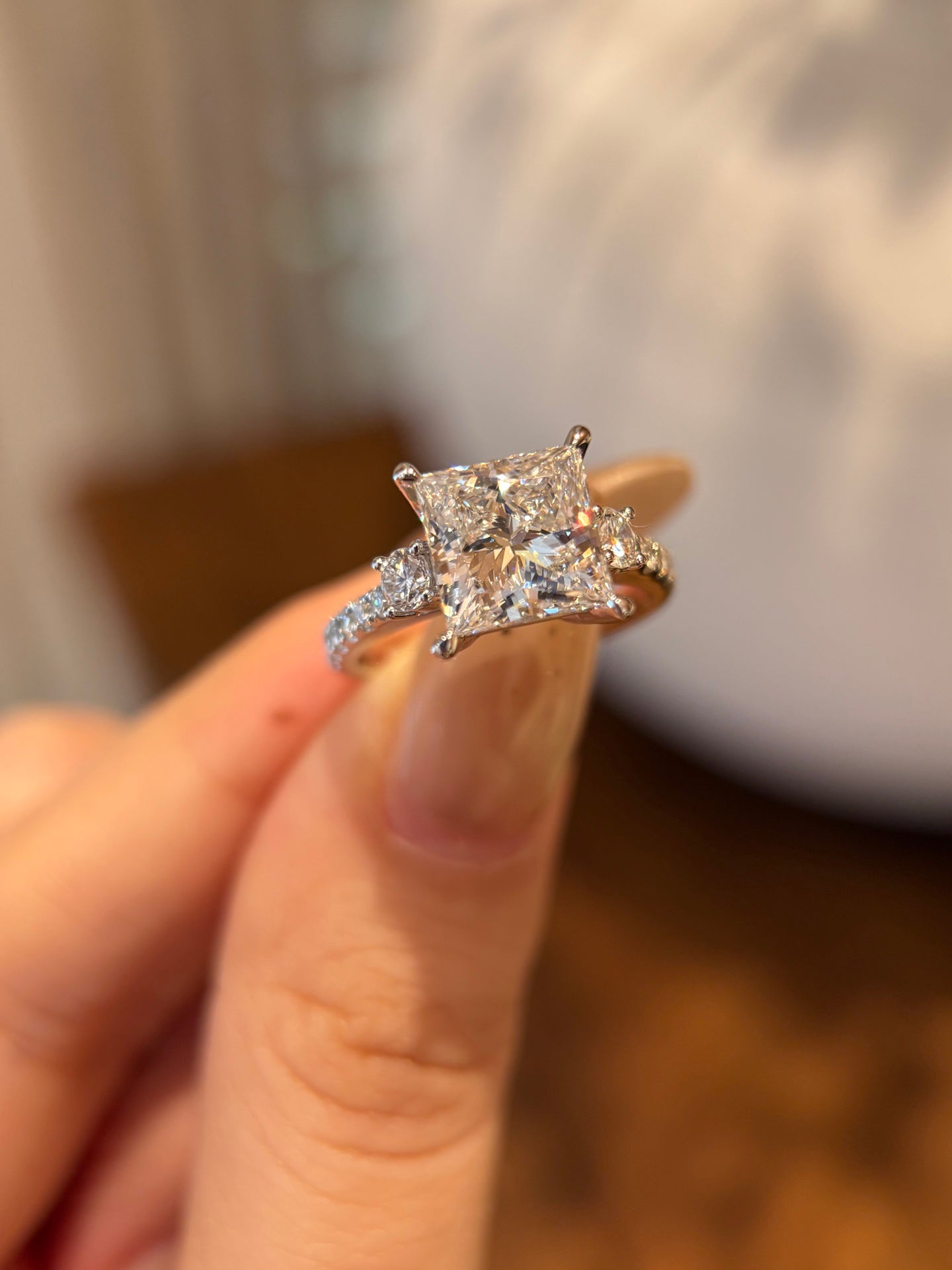PT950 Lab-Grown Diamond Ring Main Stone D3.04ct Side Stones D0.487ct Total Weight 6.15g