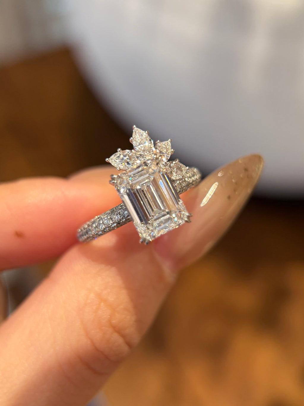 PT950 Lab-Grown Diamond Ring Main Stone D3.09ct Side Stones D1.066ct Total Weight 6.66g