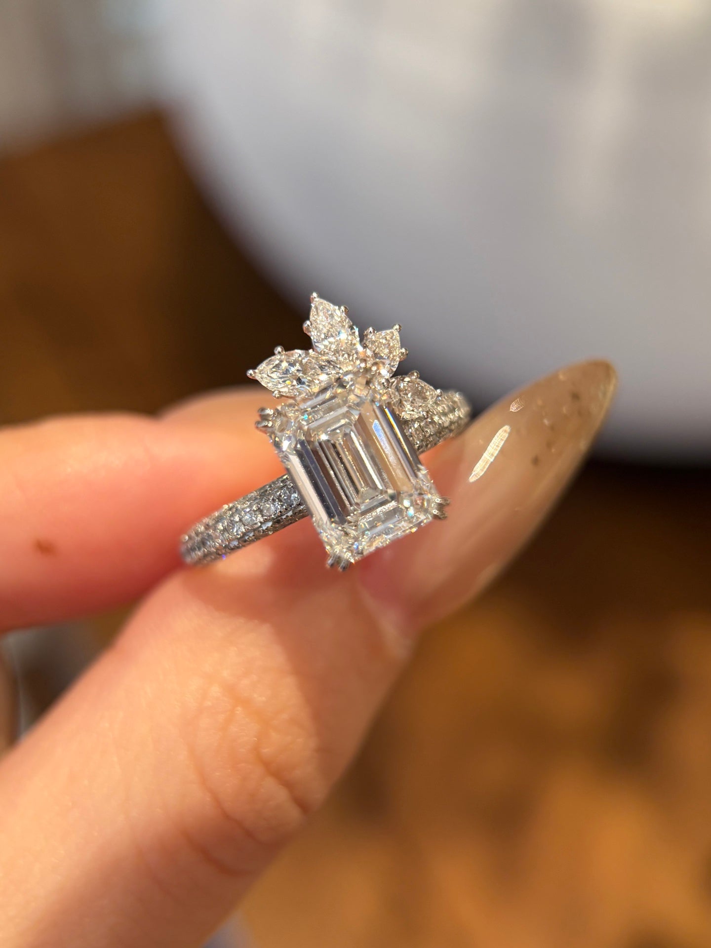 PT950 Lab-Grown Diamond Ring Main Stone D3.09ct Side Stones D1.066ct Total Weight 6.66g
