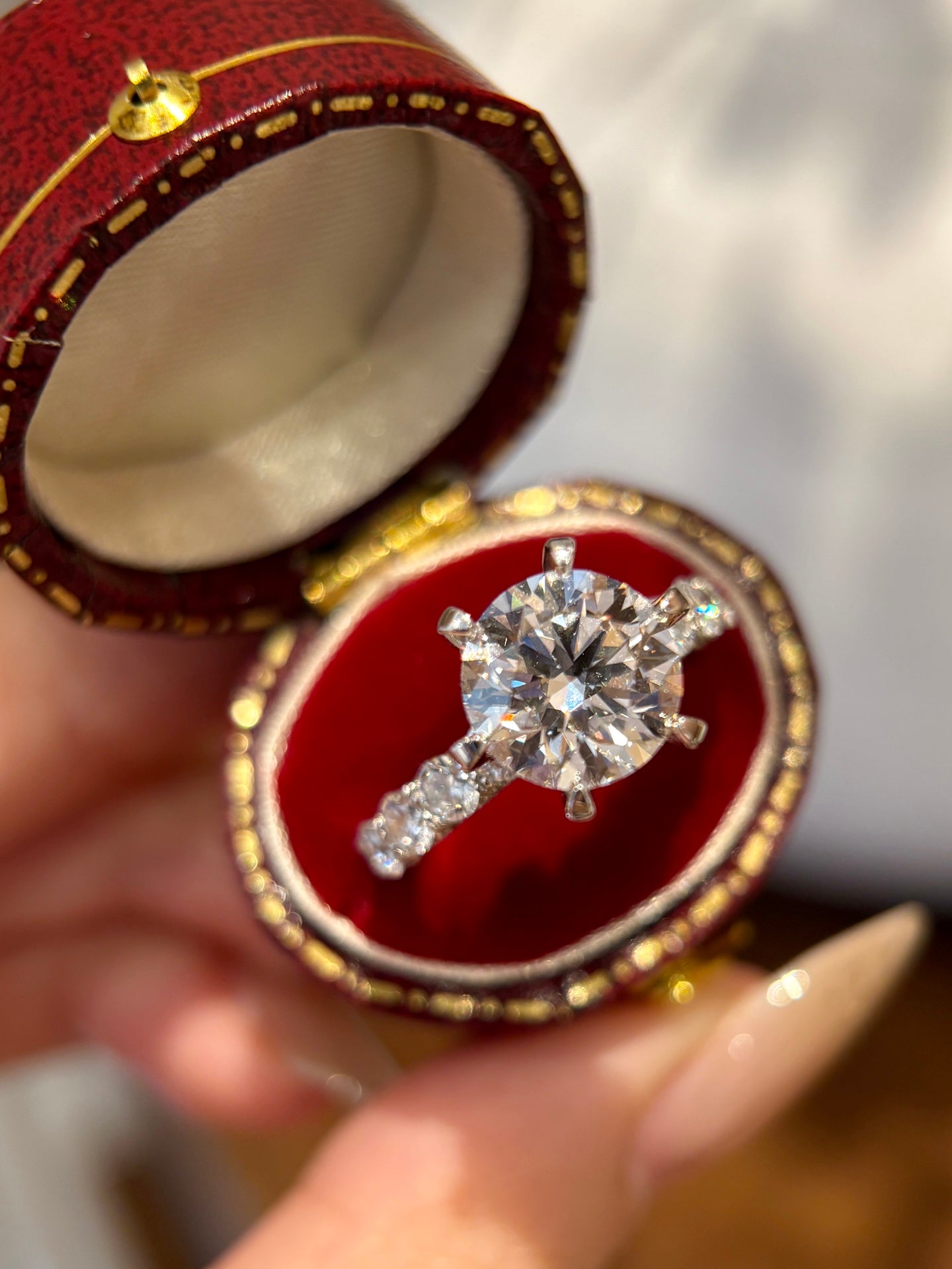 PT950 Lab-Grown Diamond Ring Main Stone D3.33ct Side Stones D1.492ct Total Weight 7.16g