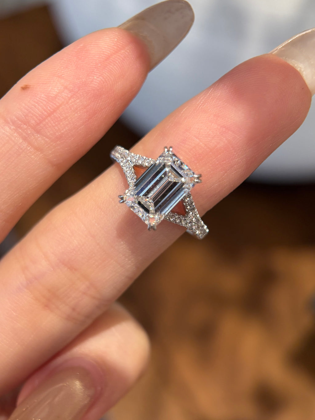 PT950 Lab-Grown Diamond Ring Main Stone D3.09ct Side Stones D0.415ct Total Weight 5.27g