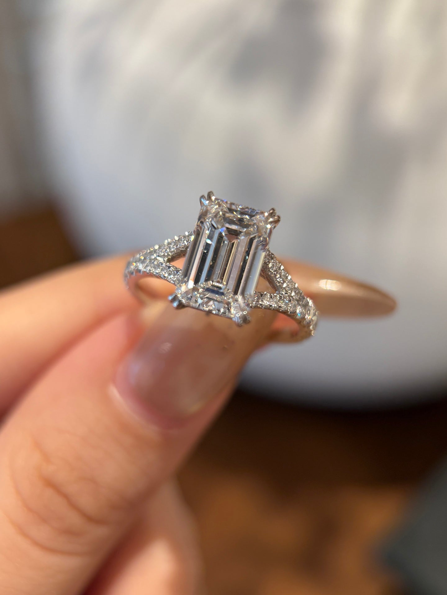 PT950 Lab-Grown Diamond Ring Main Stone D3.09ct Side Stones D0.415ct Total Weight 5.27g