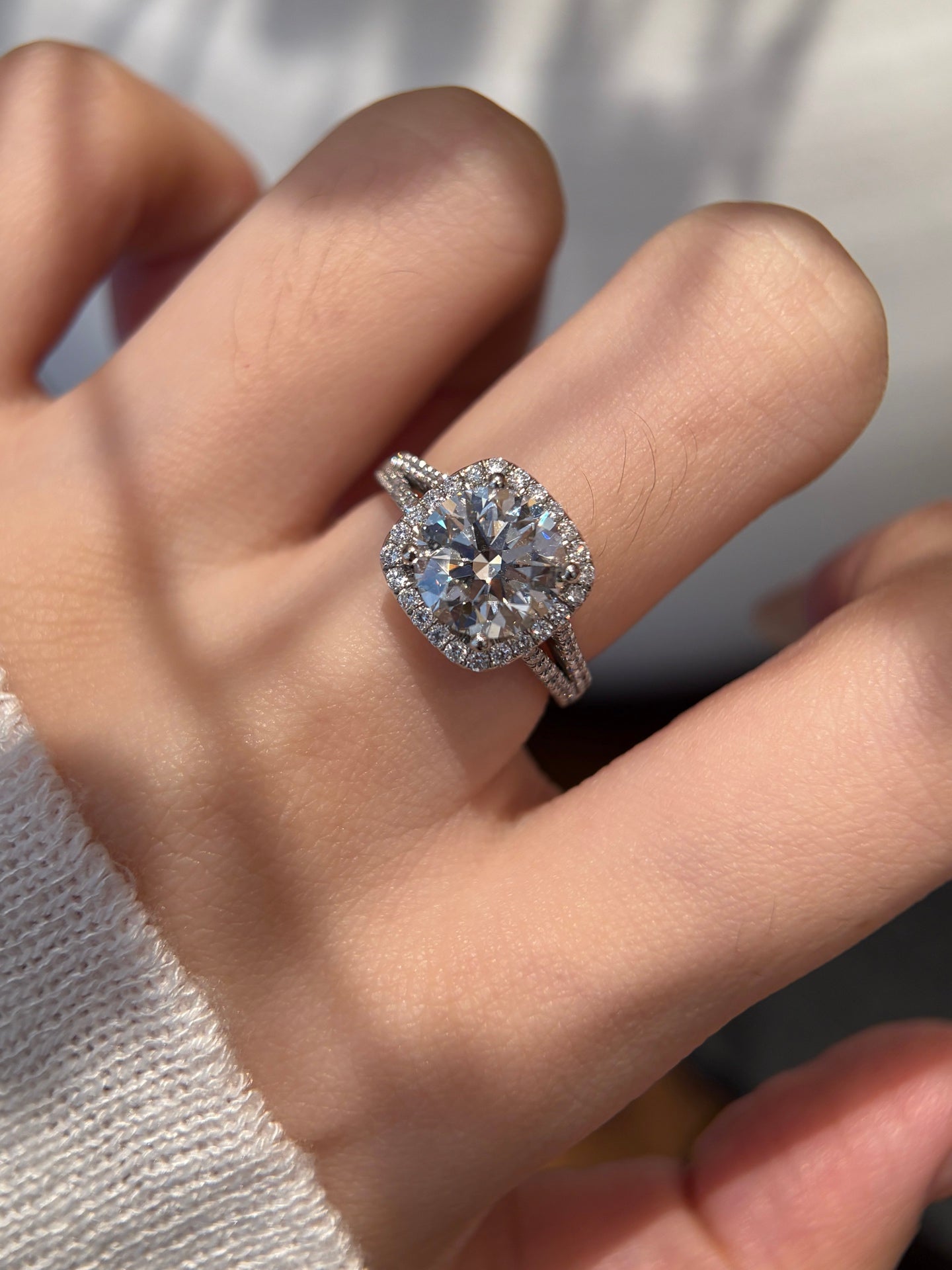 PT950 Lab-Grown Diamond Ring Main Stone D3.02ct Side Stones D0.501ct Total Weight 7.18g