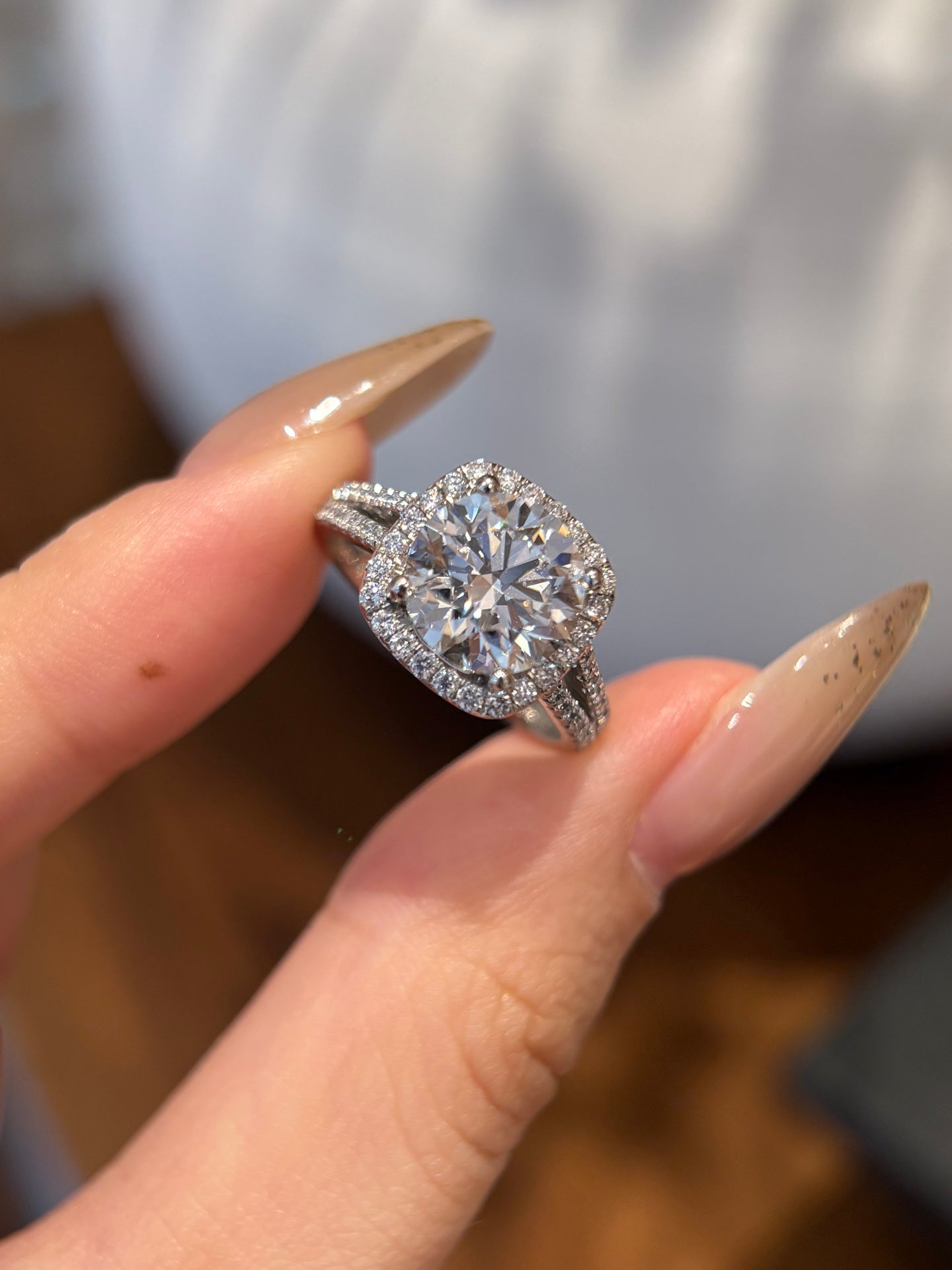 PT950 Lab-Grown Diamond Ring Main Stone D3.02ct Side Stones D0.501ct Total Weight 7.18g