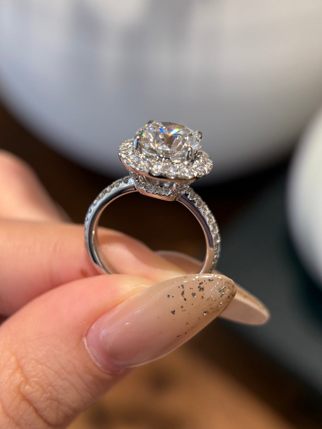 PT950 Lab-Grown Diamond Ring Main Stone D3.01ct Side Stones D0.911ct Total Weight 8.68g