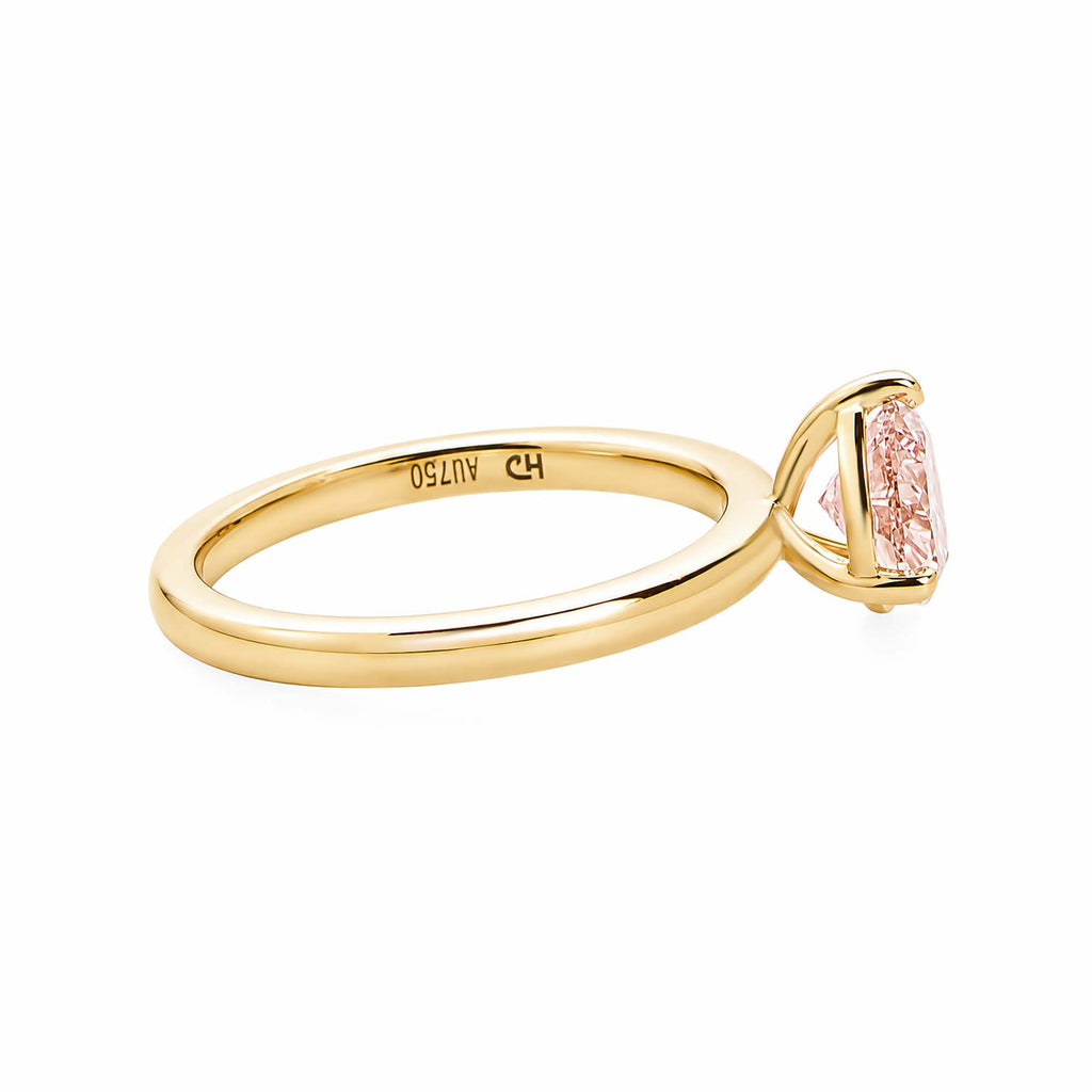 14K Yellow Gold Pear‑Cut Pink Lab‑Grown Diamond Solitaire Ring with Curved V‑Shaped Shank