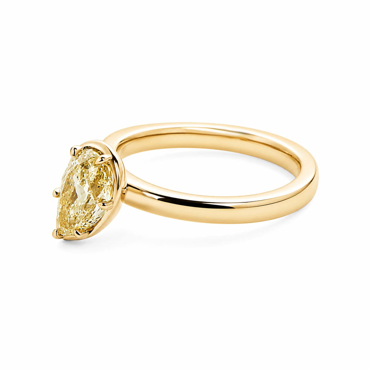 14K Yellow Gold Pear‑Cut Yellow Lab‑Grown Diamond Solitaire Ring, Partial Bezel‑Prong Hybrid Setting Plain Band