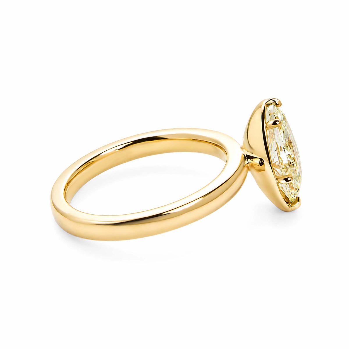 14K Yellow Gold Pear‑Cut Yellow Lab‑Grown Diamond Solitaire Ring, Partial Bezel‑Prong Hybrid Setting Plain Band