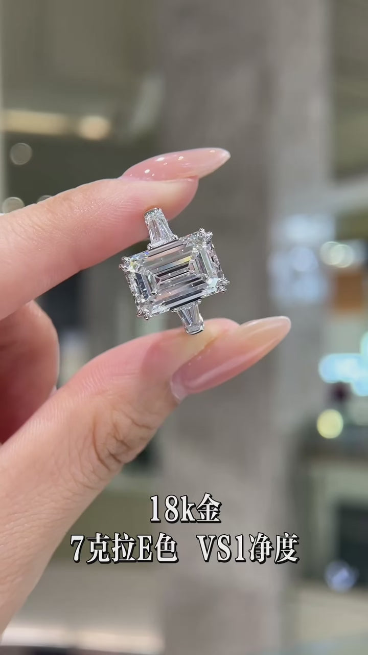18K Gold Emerald Cut Pigeon Egg Diamond Ring 7ct E Color VS1 Three Stone Engagement Ring Minimalist Luxury Jewelry